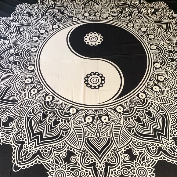 Ying Yang Tapestry Mandala Wall Hanging Decor - Picture 8 of 9